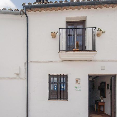 Cozy Home In Zahara De La Sierra With Kitchen Exterior foto