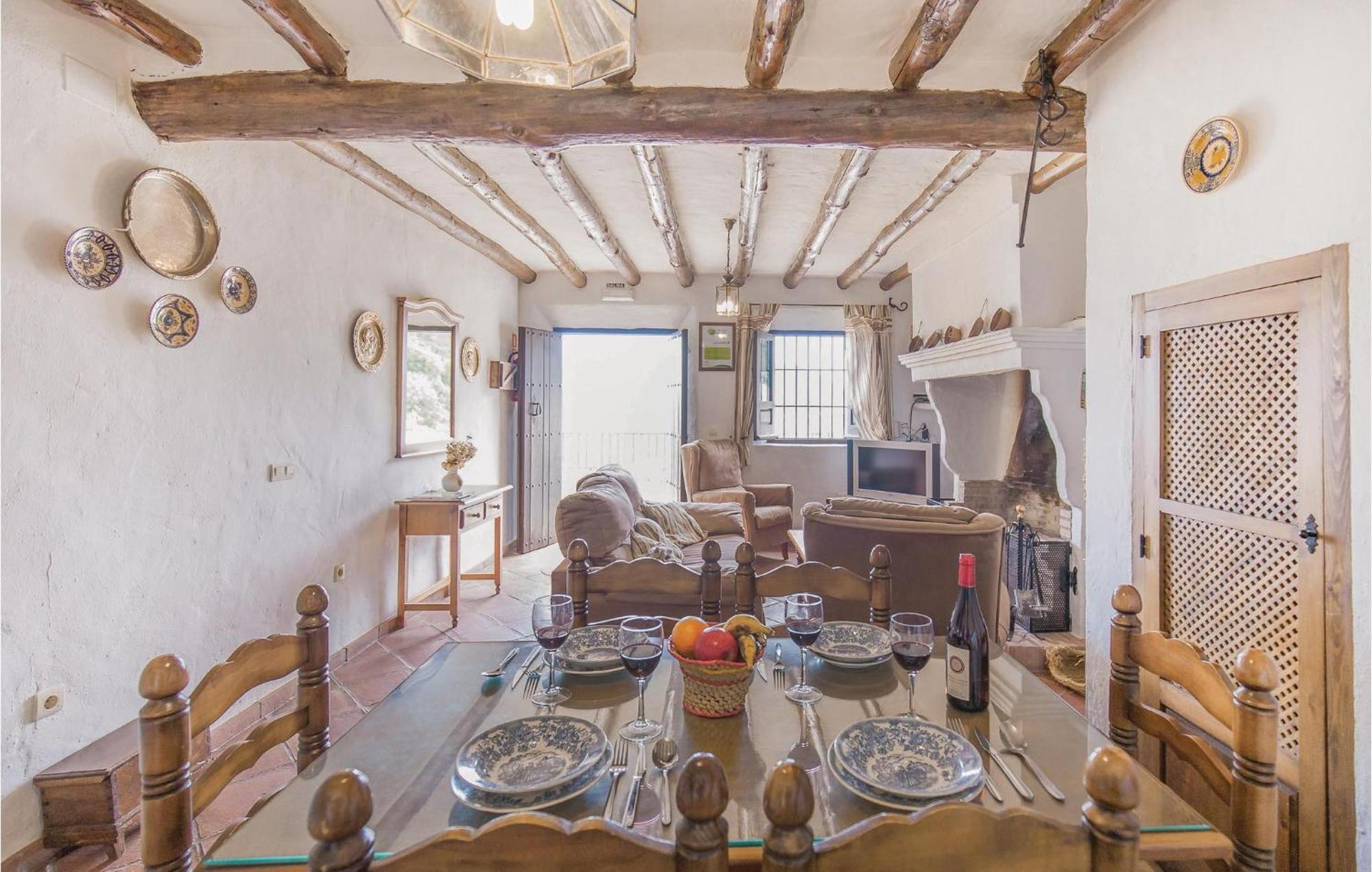 Cozy Home In Zahara De La Sierra With Kitchen Exterior foto